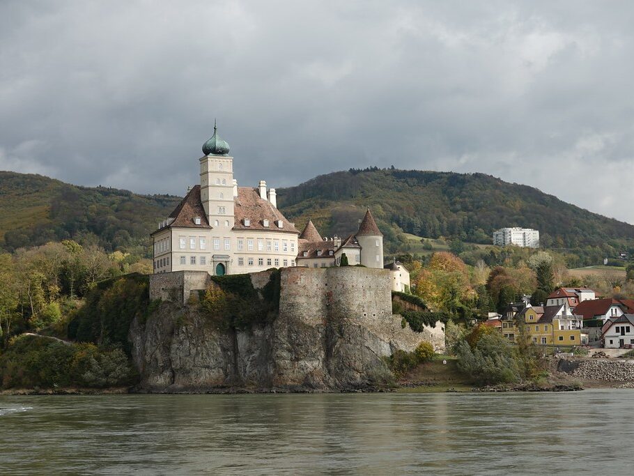 Schonbuhel Castle, along the Danube in the Wachau Valley, Austria (5)