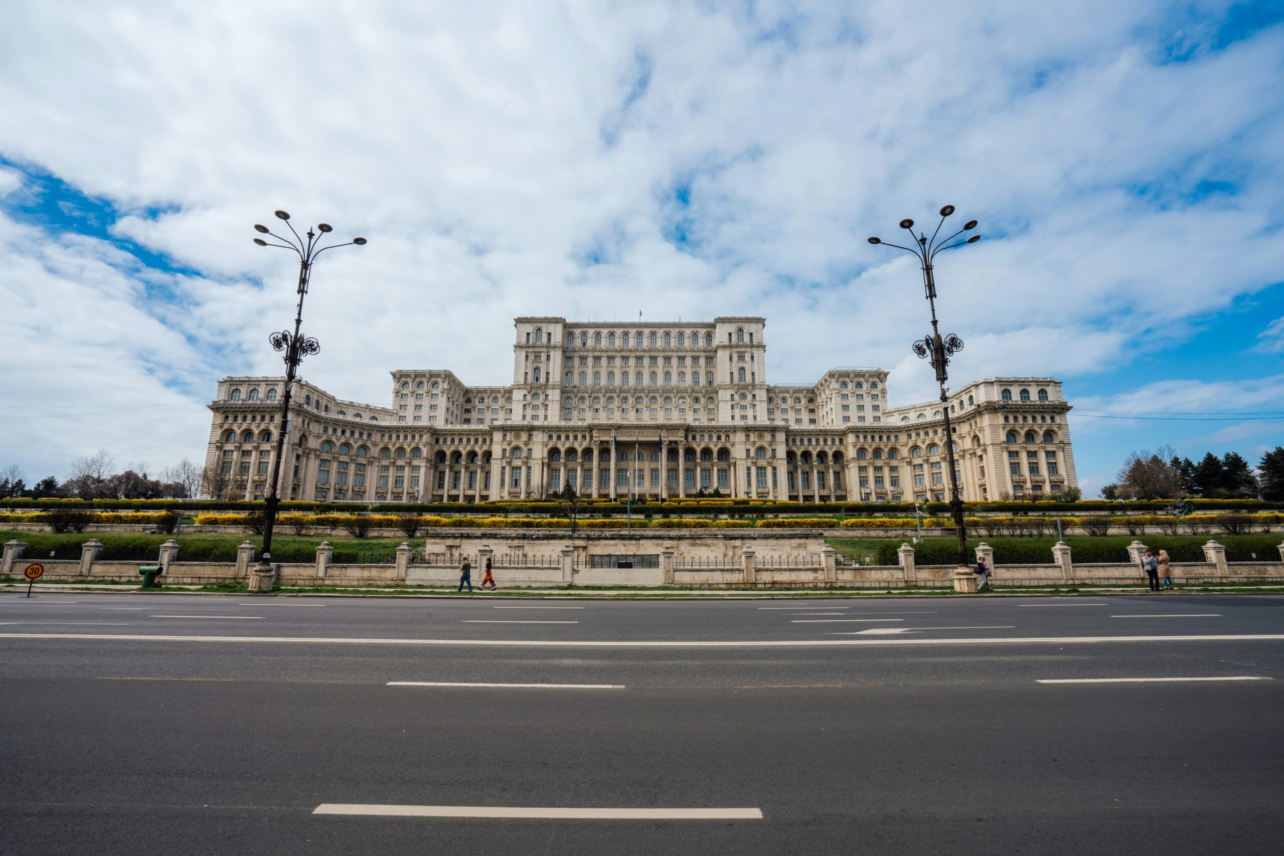 Bucharest Picture from Unsplash (1)