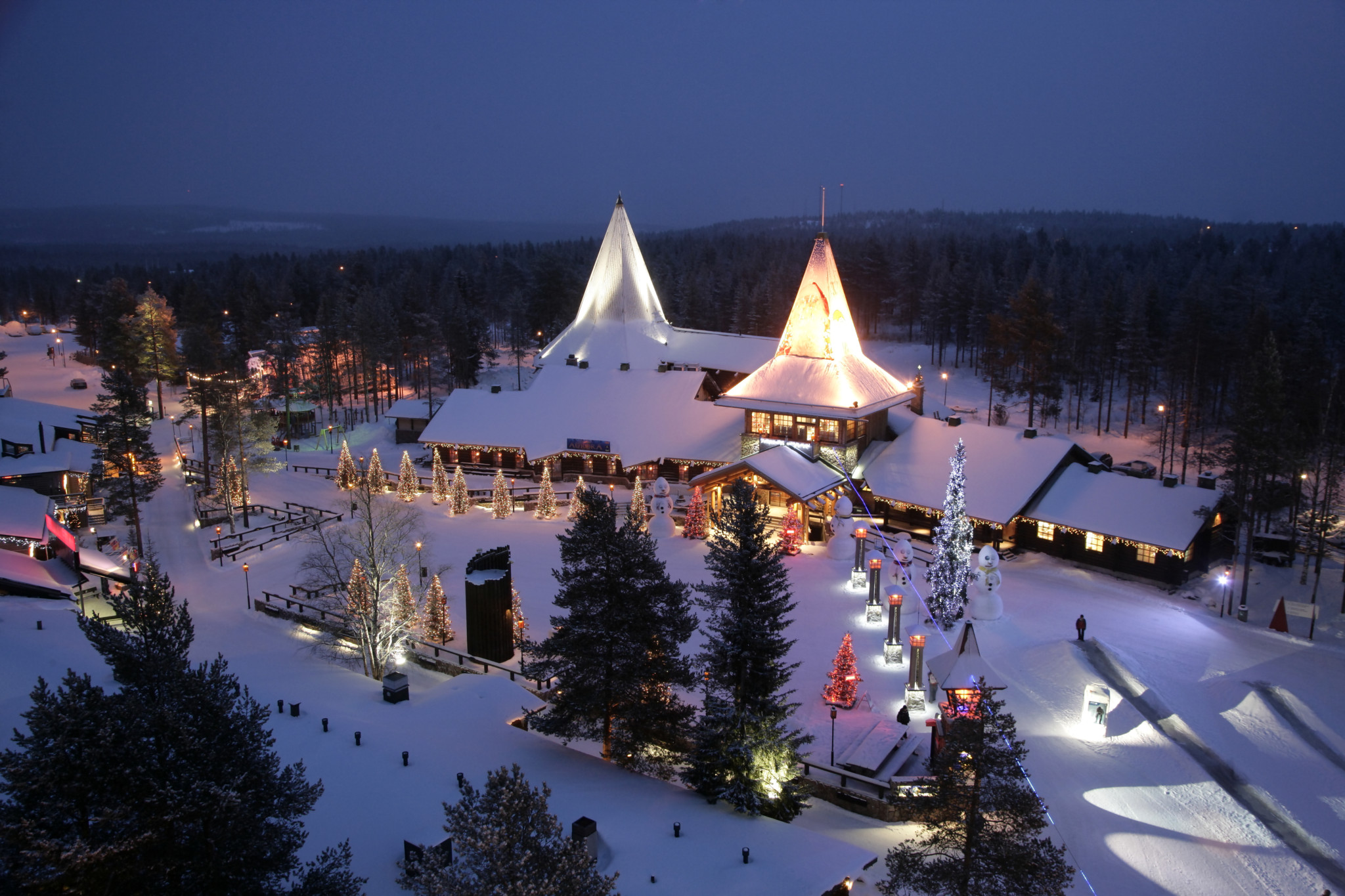 santa-claus-village-arctic-circle-rovaniemi-21