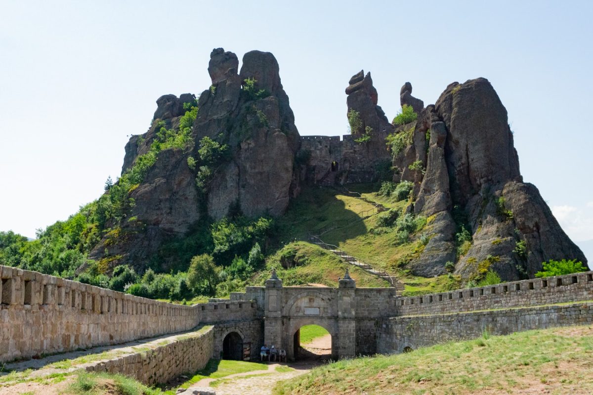 gray wall near mountain