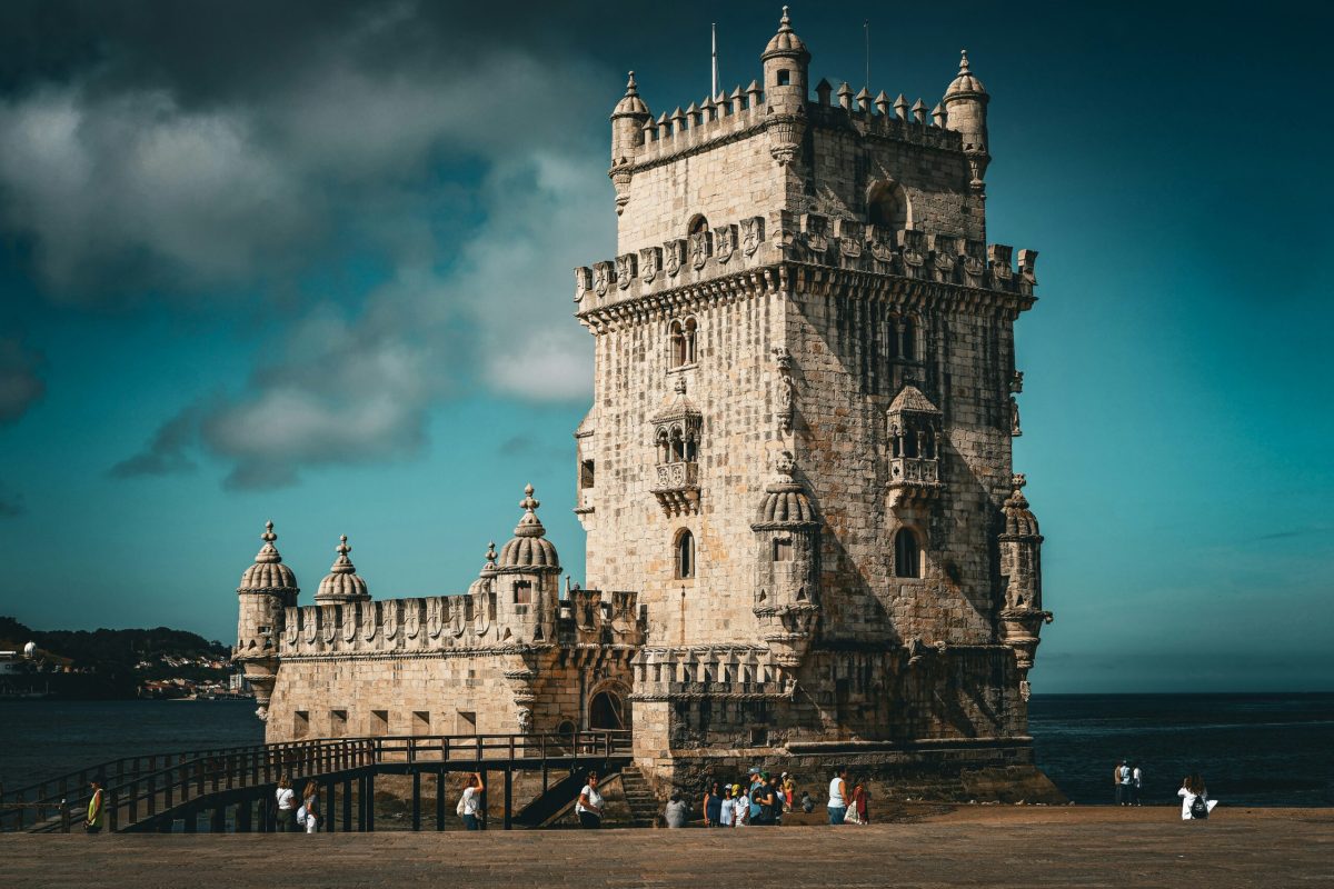 joao-reguengos-EOs613S5Y3I-unsplash