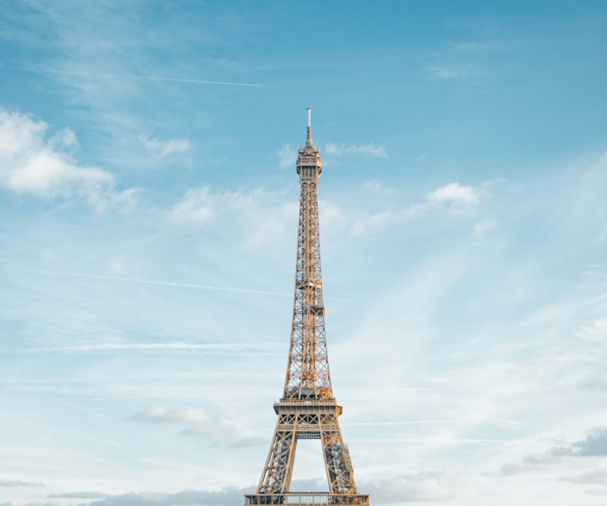 Eiffel tower during daytime