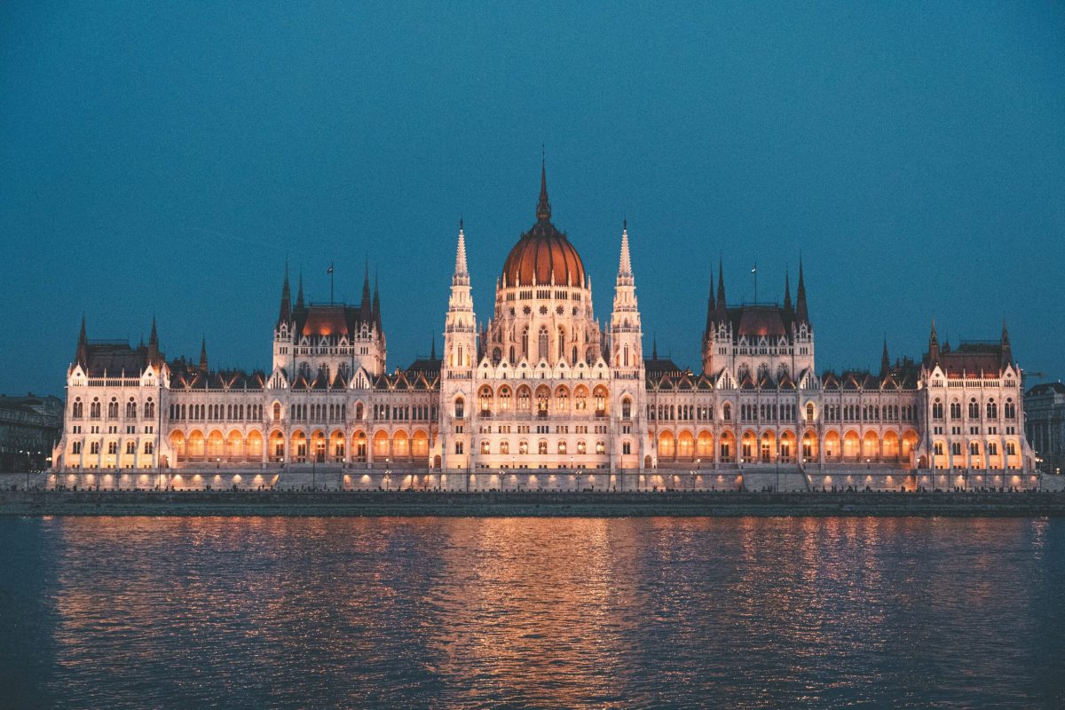 simon-maisch-RJy3QPA5STY-unsplash