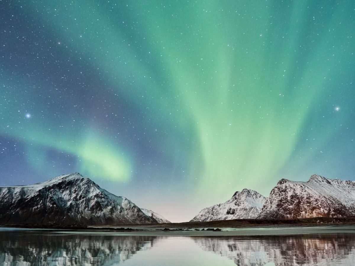 landscape photo of mountains near lake wallpaper